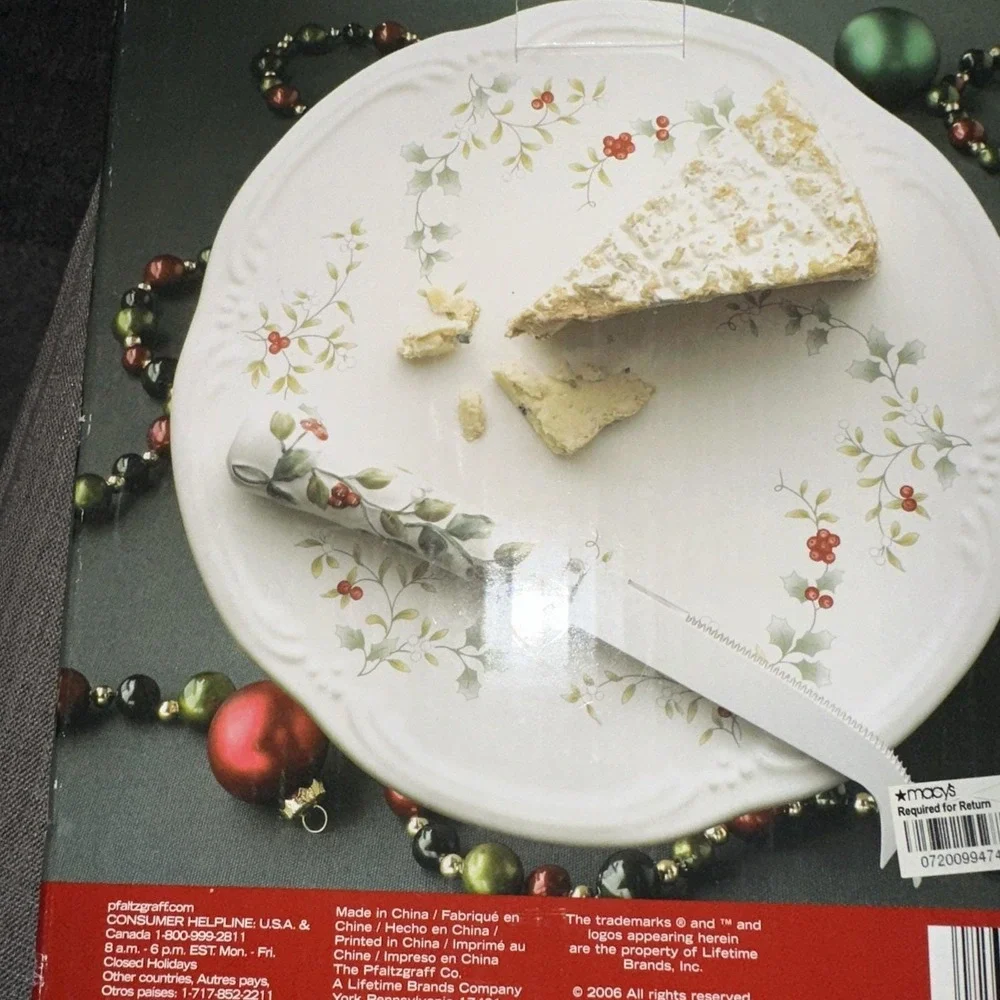 Pfaltzgraff Winterberry Cheese Tray and Sculpted Slicer Holly & Berries 2006 New